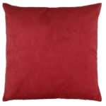 Capa de almofada decorativa feita em suede amassado seu encanto. Ideal para decorar o ambiente da sala. Foto em fundo branco.